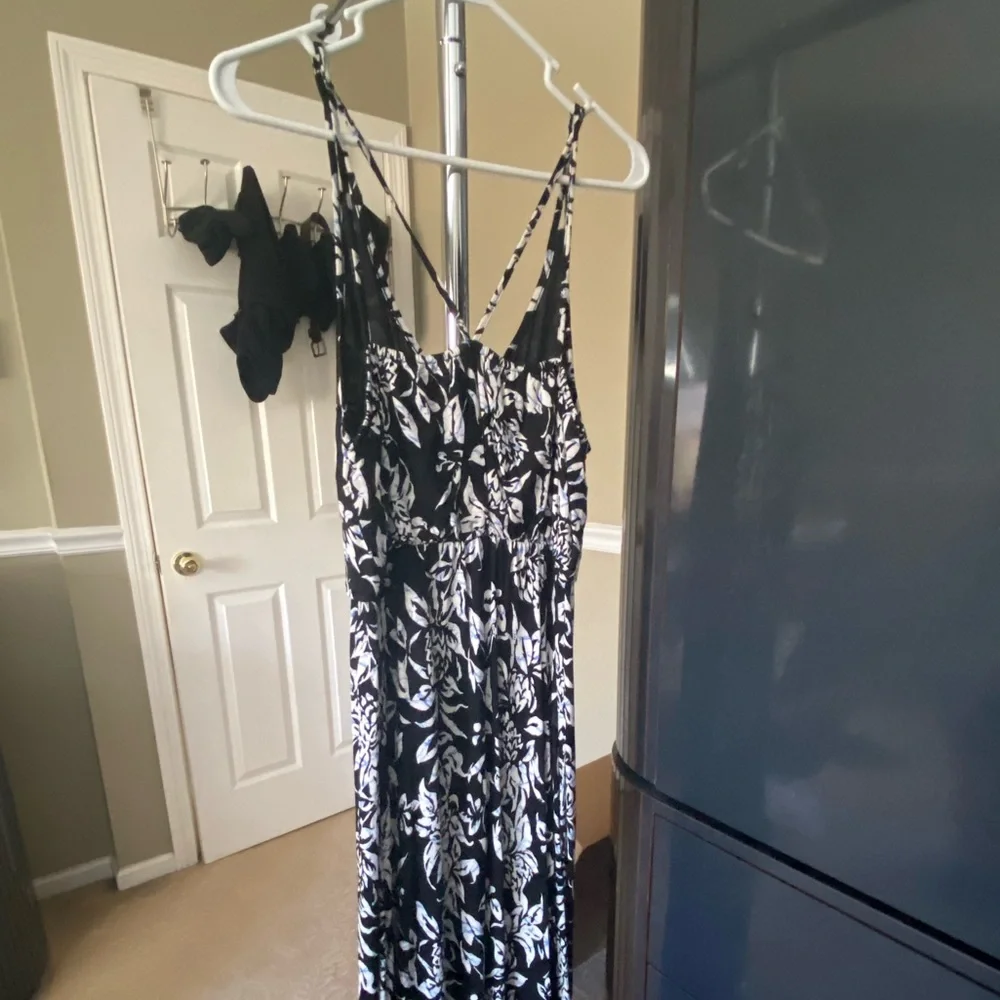 Dress - Picture 2 of 2
